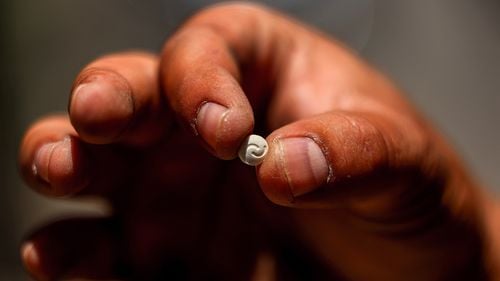 O persoană a fost reținută după ce a fost prinsă în flagrant în timp ce vindea droguri în apropierea Untold