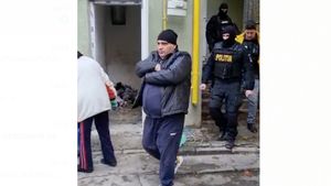Fane Căpățână a fost arestat din nou / S-a dat drept polițist și a luat 3.800 de euro de la pasagerii unei mașini / Pentru o faptă similară a fost arestat și în decembrie 2022