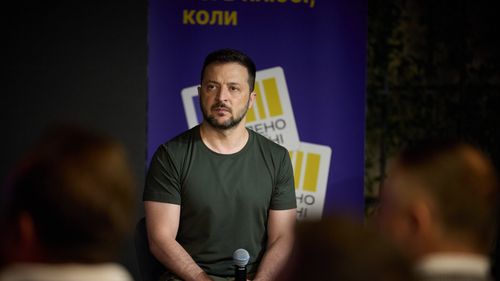 Zelenski a ajuns la Londra, prima etapă a unui turneu european consacrat obţinerii de sprijin pentru Ucraina