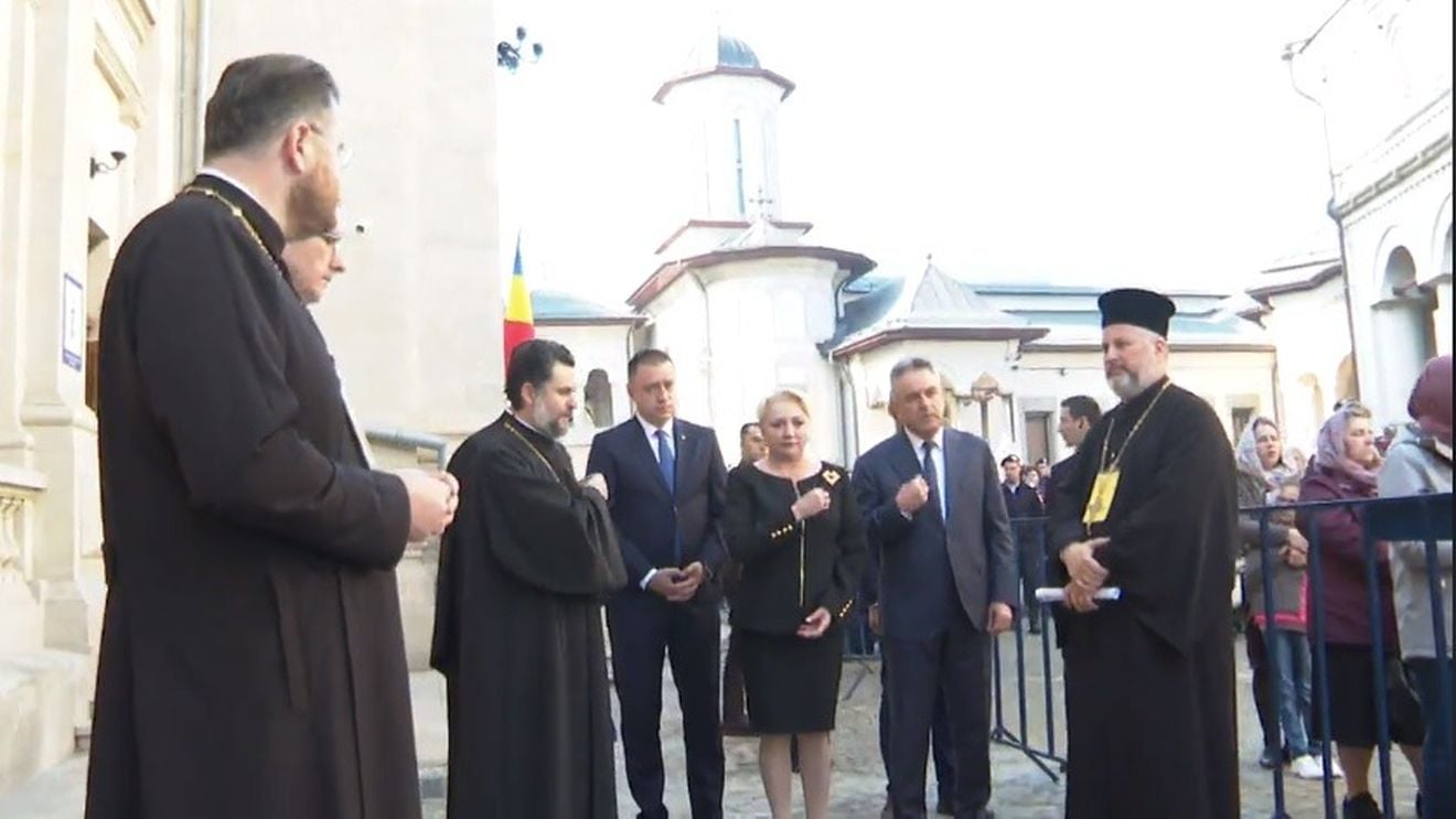 VIDEO Viorica Dăncilă şi Theodor Paleologu au participat la slujba de la Patriarhie cu ocazia sărbătorii Sfântului Dimitrie cel Nou