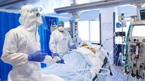 Ministerul Sănătăţii: 707 pacienţi cu COVID în spitale / 43 de decese în ultima săptămână