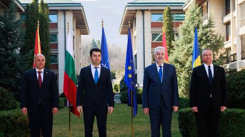 Orban îi explică lui Ciucă, după întâlnirea acestuia cu premierul Bulgariei: Până la a construi 5 poduri peste Dunăre, România are alte două probleme majore cu Bulgaria pentru care ar putea chiar să bată cu pumnul în masă