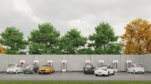 STUDIU Mașinile electrice încep să lase urme: Nu pe asfalt, ci în calitatea aerului / Ce dezvăluie măsurătorile dintr-o zonă cu pondere ridicată de vehicule cu emisii zero
