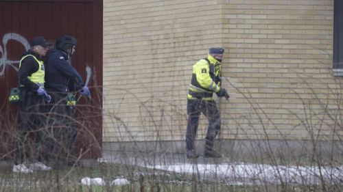 Guvernul suedez vrea să limiteze accesul la arme semiatomate şi vizează AR-15, după atacul armat în masă de la Örebro