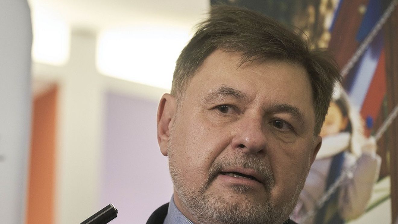 Rafila: Măcar în al doisprezecelea ceas ar trebui să ne revenim și să respectăm cele trei reguli simple și să evităm aglomerația / Avem o problemă legată de comunicare. Toată lumea din zona publică să transmită mesaje concordante