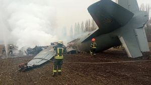 Un avion militar ucrainean s-a prăbușit în apropiere de Kiev. 5 persoane decedate