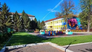 Târgu Jiu: Primarul cere demisia directoarei Grădiniţei cu program prelungit "Constantin Brâncuşi" după ce părinţii copiilor au fost puşi să semneze o declaraţie pe propria răspundere în caz de cutremur