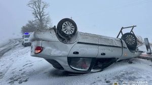 Viscolul a lovit și Ucraina: Peste 2000 de localități fără curent, autostrăzi închise, s-a rupt cel mai mare drapel al țării / Zeci de mii de soldați sunt pe front