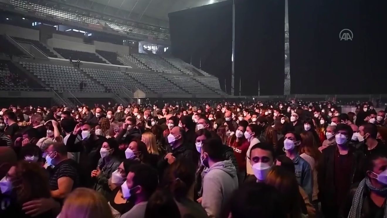 VIDEO Concert cu 5000 de persoane la Barcelona pentru testarea măsurilor sanitare