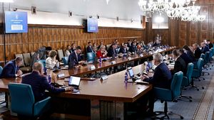 Premierul Bolojan, ședință extraordinară de guvern cu două ore înainte de votul din Parlament la moțiunea de cenzură 