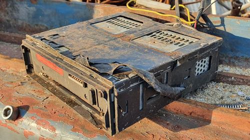 VIDEO Două barje cu peste 1000 de tone de deșeuri metalice care veneau din Bulgaria, întoarse înapoi de inspectorii Gărzii de Mediu