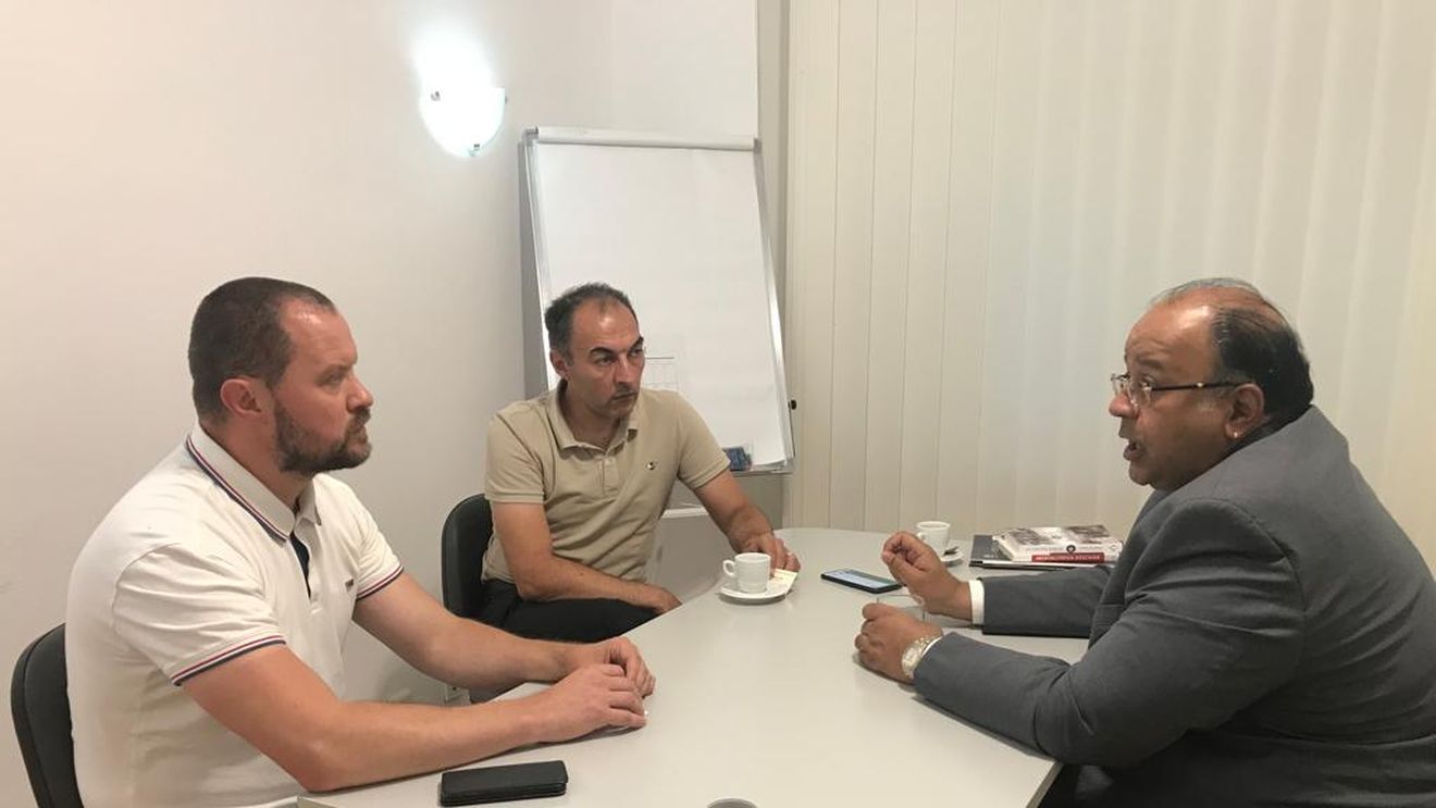 Atașatul de presă al Ambasadei Statelor Unite la București, Sandeep Paul, în vizită la redacția G4Media