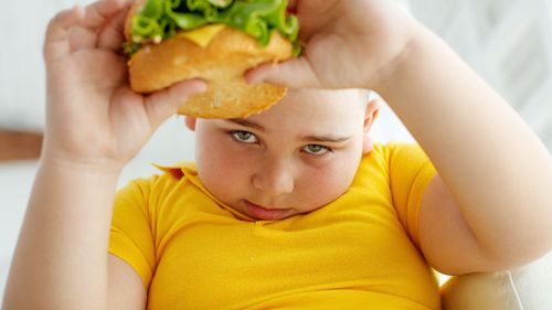 Epidemia de obezitate la copii și adolescenți: Mai mulți pediatri dezvăluie care sunt alimentele pe care nu le servesc niciodată copiilor lor