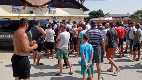 Țăranii de la Lungulețu, către ministrul Florin Barbu: „Scrieți, dom’le, că nu ne luați bani! Apa e de la Dumnezeu și nu trebuie plătită!”/ În acest timp, Apele Române anunță printr-un comunicat, că a deblocat situația