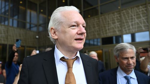 VIDEO Julian Assange, printre zecile de mii de manifestanţi pro-palestinieni din Sydney