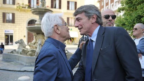 Președintele Parlamentului European, David Sassoli, anunță că își va exercita atribuțiile de acasă în următoarele 14 zile din cauză că s-a întors din Italia: Nici un virus nu poate bloca democrația!