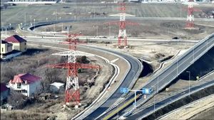 VIDEO Încă 8,7 kilometri din Autostrada de Centură Bucureşti au fost deschiși traficului / Grindeanu: Se realizează astfel legătura rutieră la profil de autostradă între DN5 (Jilava/1 Decembrie) şi DN6 (Bragadiru/Cornetu)