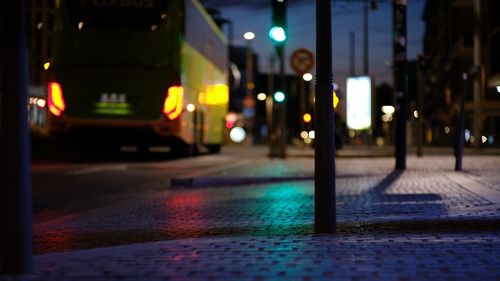 Trei noi linii de autobuz vor circula noaptea în București / Care sunt traseele și cât costă biletele