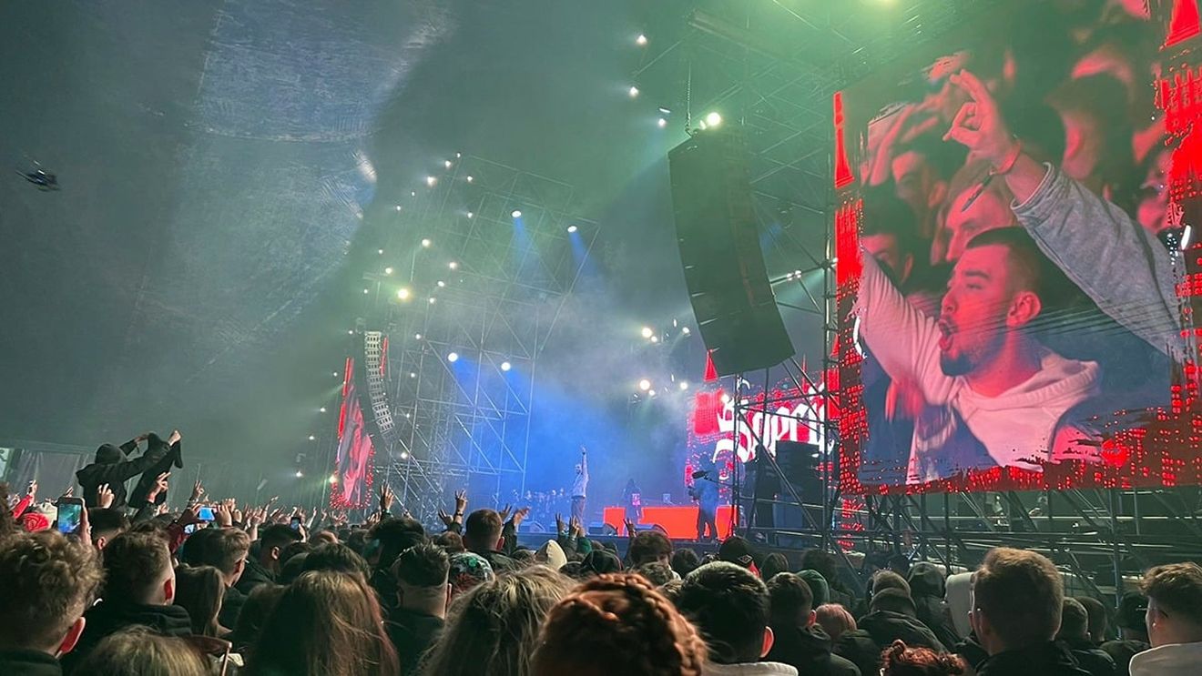 FOTOREPORTAJ Am fost la cel mai mare festival de trap din România. Ce-am văzut în a doua seară de la Beach Please/ Artistul căruia nu i-a cântat nimeni piesele și dezamăgirea de pe fața sa/ Plusuri și minusuri față de prima ediție