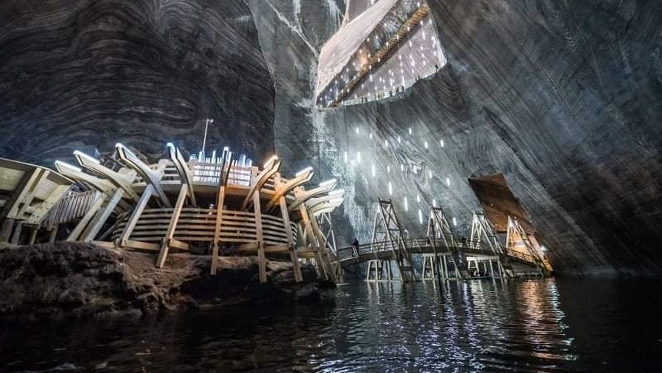Salina Turda, cel mai vizitat obiectiv turistic din Cluj, revine la programul de toamnă, mai scurt