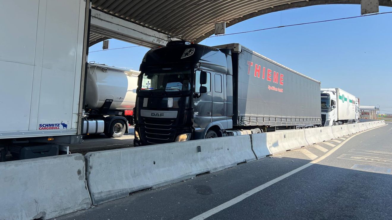 Trafic deviat spre Vama Giurgiu / Se lucrează  la Podul Prieteniei / Rute ocolitoare
