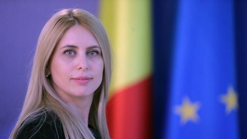 SURSE: Șefa ANAF, pusă în funcție de Darius Vâlcov, va fi schimbată. Favorită să îi ia locul ar fi Mirela Călugăreanu, fost președinte ANAF în 2017