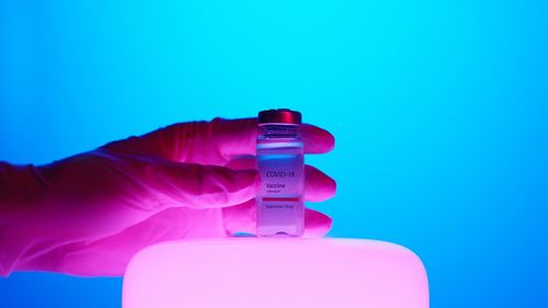 Marea Britanie autorizează vaccinul Moderna/Autoritățile vor să cumpere 17 milioane de doze care vor fi livrate în primăvară