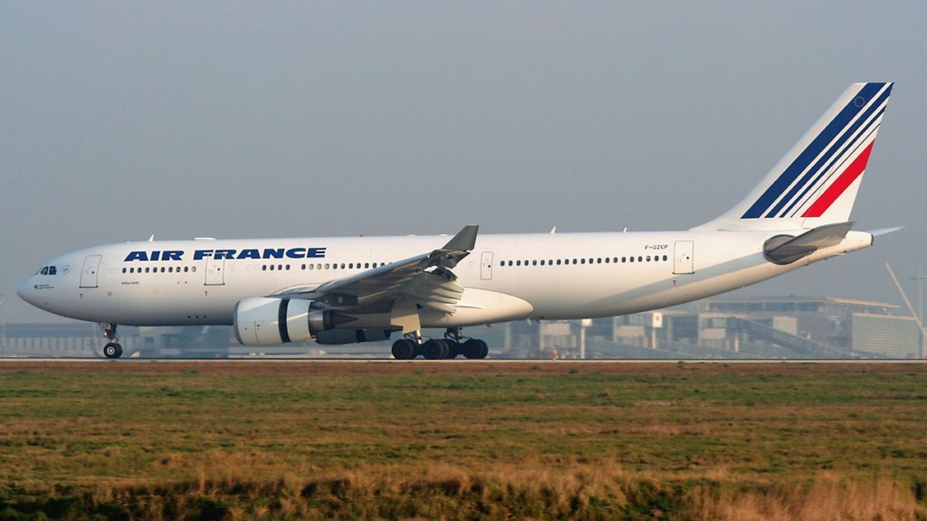 Franța a interzis zborurile pe distanțe scurte pentru a reduce emisiile de carbon/ Activiștii pentru climă propuseseră eliminarea călătoriilor cu avionul acolo unde se putea ajunge cu trenul în mai puțin de patru ore