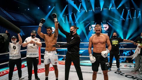 Benjamin, Regele Ringului. Povestea clujeanului Benjamin Adegbuyi, campionul K1 care l-a învins pe Badr Hari. De la copilăria trăită fără părinți, în grija bunicii, la un post de paznic de local și prima luptă care i-a schimbat cariera