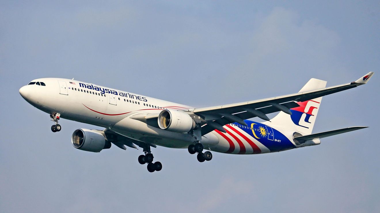 Zborul către Doha din Kuala Lumpur s-a întors din drum aseară după trei ore de zbor