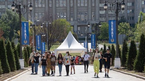 „Senatul Copiilor”, pe 1 iunie, în grădina Palatului Parlamentului