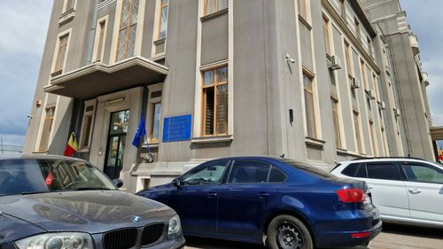 Una dintre inculpatele din mega-dosarul șpăgilor în Portul Constanța a recunoscut că a mituit ofițerul sub acoperire pentru un post în CN APMC / Femeia a încheiat acord de recunoaștere cu procurorii