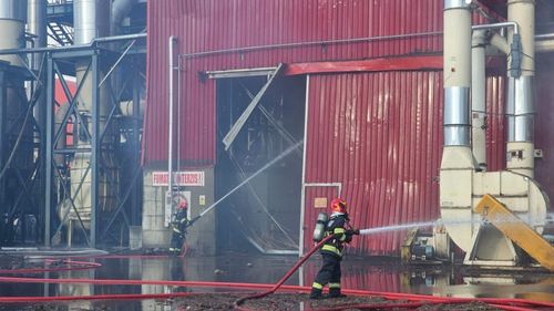 Un muncitor srilankez rănit grav într-o explozie produsă la Kronospan Sebeș a murit, după mai multe săptămâni de spitalizare / Poliția a deschis dosar pentru ucidere din culpă