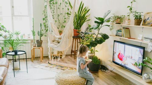 STUDIU Timpul excesiv petrecut în fața ecranului este asociat cu o dezvoltare mai scăzută a limbajului la copiii mici