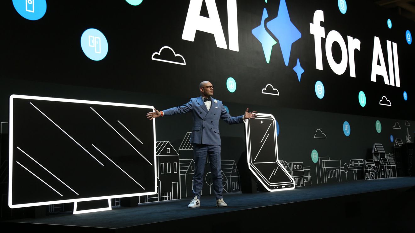 Galaxy AI va putea opera și în limba română prin funcția Live Translate, care poate traduce vocea în timp real