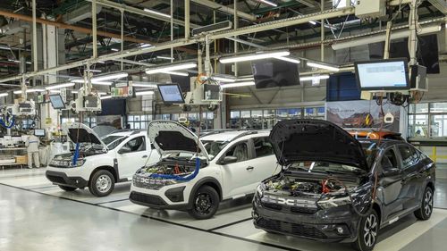 Topul celor mai mari exportatori din 2022: Dacia rămâne în top, alături de Ford și Star Assembly / Industria auto este lider, urmată de energie/ Exporturile au crescut cu 23% de la an la an