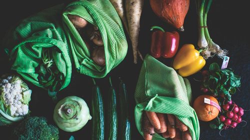 Ministrul german al Agriculturii cere legalizarea „bin-diving”, practica de recuperare a alimentelor aruncate de supermarketuri în timp ce sunt încă comestibile, pentru reducerea risipei