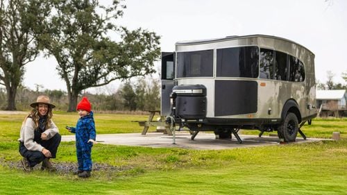 Airstream a lansat prima sa rulotă complet electrică, gândită pentru aventuri în locuri izolate