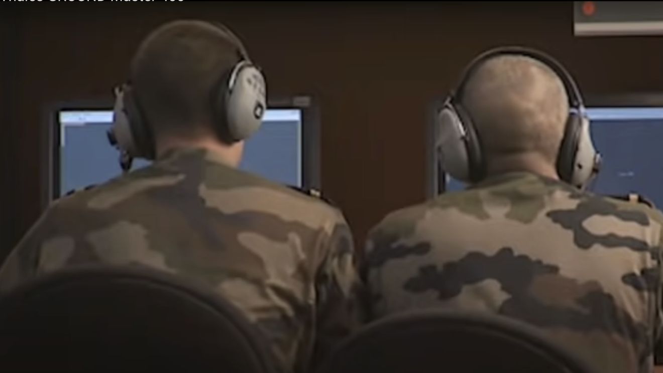 Poliţia a percheziţionat birourile Thales din trei ţări, într-o anchetă de corupţie privind vânzarea de echipamente militare
