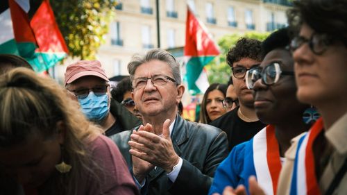 Jean-Luc Mélenchon anunţă depunerea în Parlament, la 23 septembrie, a unei noi proceduri în vederea destituirii lui Emmanuel Macron / ”Cel mai scurt drum este ca responsabilul să plece”