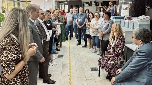 Ministrul Finanțelor, în vizită la trezorerii după proteste: Angajații își primesc salariile și nu vor fi probleme cu plățile/ Nu sunt de acord ca angajații cu venituri foarte mari să primească și beneficii suplimentare