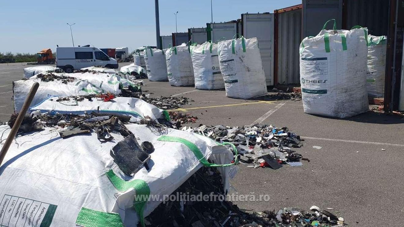 Zece containere cu 200 de tone de deșeuri din Germania au fost descoperite în Portul Constanța și vor fi returnate expeditorului