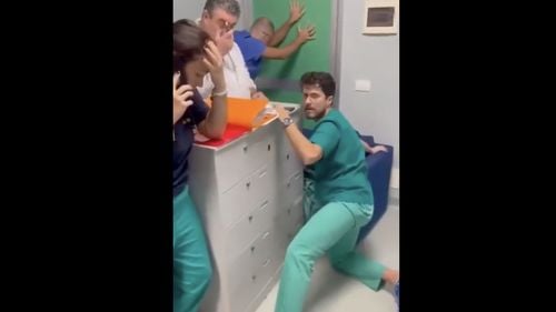 Medicii și asistentele din Italia cer protecția armatei, după un val de agresiuni în spitale