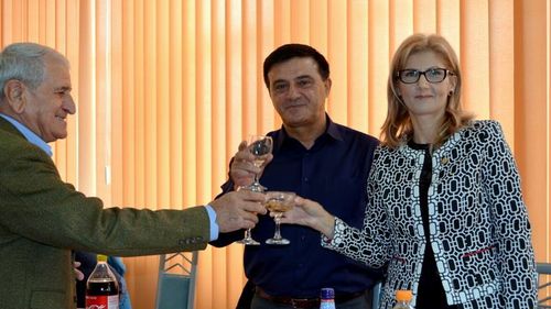 Chef cu manele dat de deputata PSD Elena Dinu cu ocazia majoratului fiului său. Ea este membră în Comisia de Sănătate a Camerei Deputaților