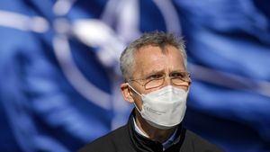 Culisele summit-ului NATO: Stoltenberg, aplaudat la scenă deschisă de cei 30 de șefi de stat după ce Joe Biden a propus extinderea cu un an a mandatului acestuia