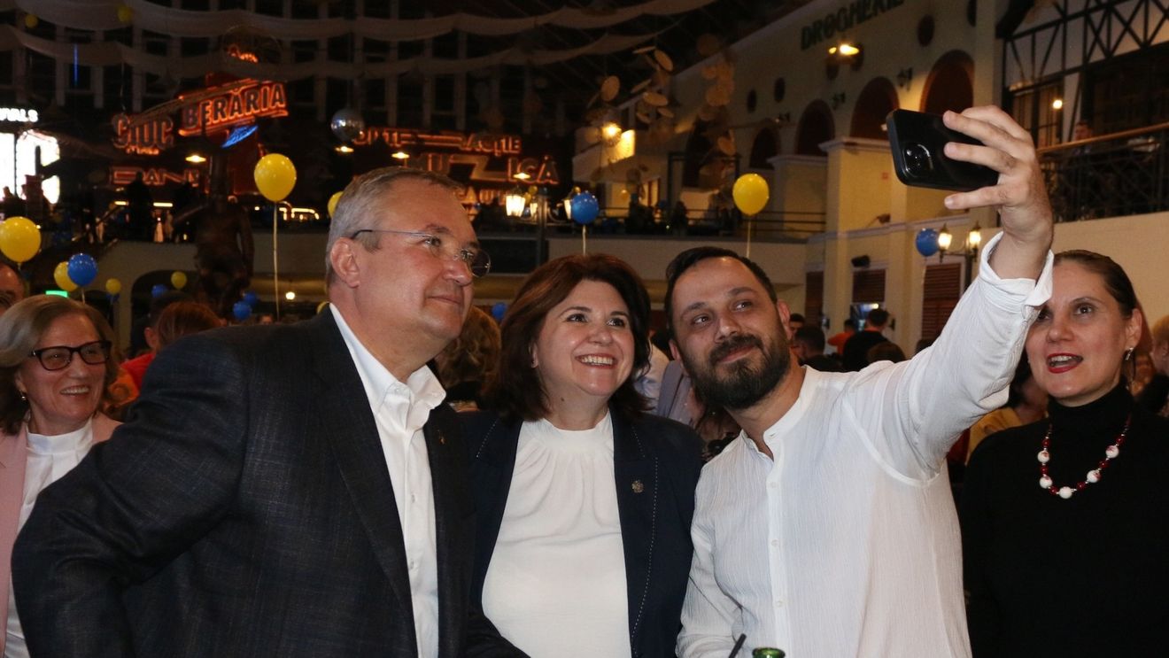 Profesori folosiți în campania electorală. Surse: PNL a chemat prin inspectori școlari peste 2.000 de profesori la un eveniment de campanie organizat de Monica Anisie, la care cadrelor didactice le-a vorbit candidatul la prezidențiale Nicolae Ciucă / Anisie: Invitația a fost publică
