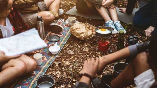 Pot organiza școlile excursii și tabere școlare, în vacanță? Secretarul de stat din Ministerul Educației: Este decizia fiecărei școli, să vadă dacă acolo unde merge se pot îndeplini condițiile de distanțare / Cum să dăm binecuvântare pentru banchetul de sfârșit de an?