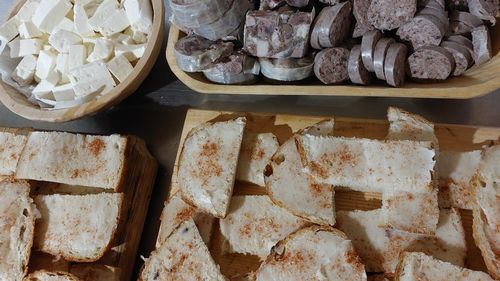 Sibienii, invitați la pomana porcului, la Muzeul Astra / „Se poate degusta fierbinte, alături de murături”