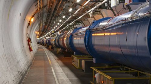 Cercetătorii de la CERN pornesc în căutarea misterioaselor particule fantomă