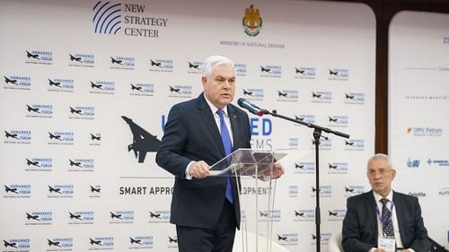 Ministrul Apărării, Angel Tîlvăr: Vom continua să sprijinim Ucraina atât cât va fi nevoie, pentru că poporul român crede într-un sistem internaţional bazat pe reguli, nu pe agresiune